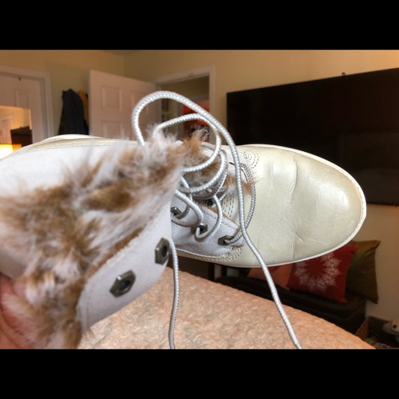 Timberland boots, fur lined, Woman’s Size 7.5 - Picture 3 of 12